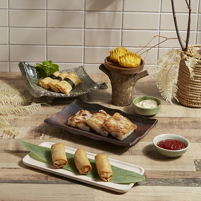 (Dim Sum Fried) Crisp-fried Beancurd Skin Roll with Fresh Prawns, Golden Brown Crisp Prawn Dumplings, Pan-fried Carrot Cake, Deep-fried Vegetarian Spring Roll (Luo Han Zhai Spring Roll)